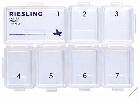 MCOIKY® Portable Weekly Pill Organizer – Travel Medicine Case with Daily Compartments